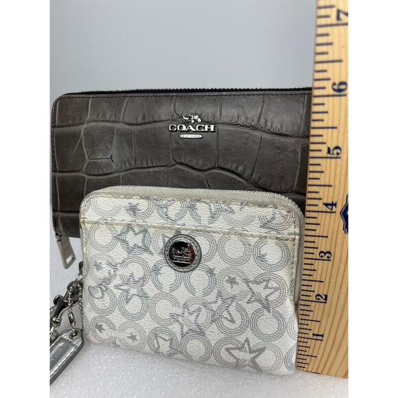 Sale !! Coach Wallet & Wristlet Set – Authentic Leather, Excellent Condition. - Picture 7 of 10